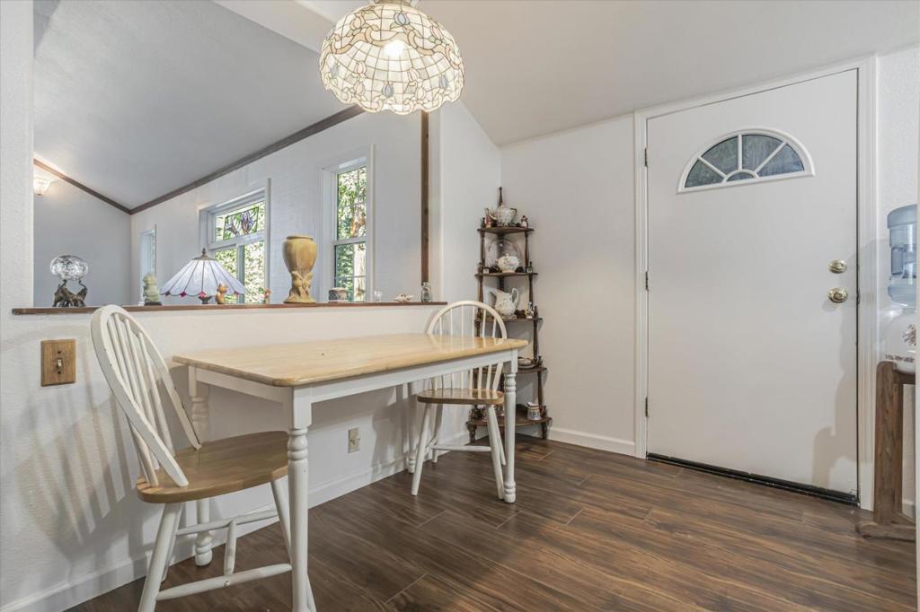 1045 Forest Way Property Photo 8