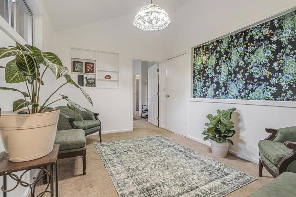 1045 Forest Way Property Photo 11