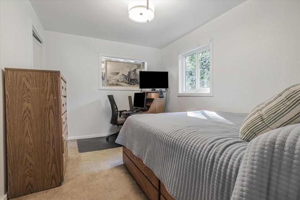 1045 Forest Way Property Photo 19