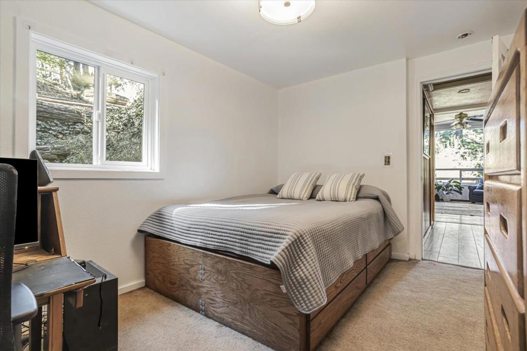 1045 Forest Way Property Photo 20