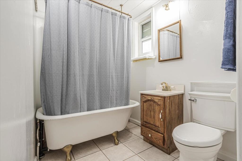 1045 Forest Way Property Photo 21