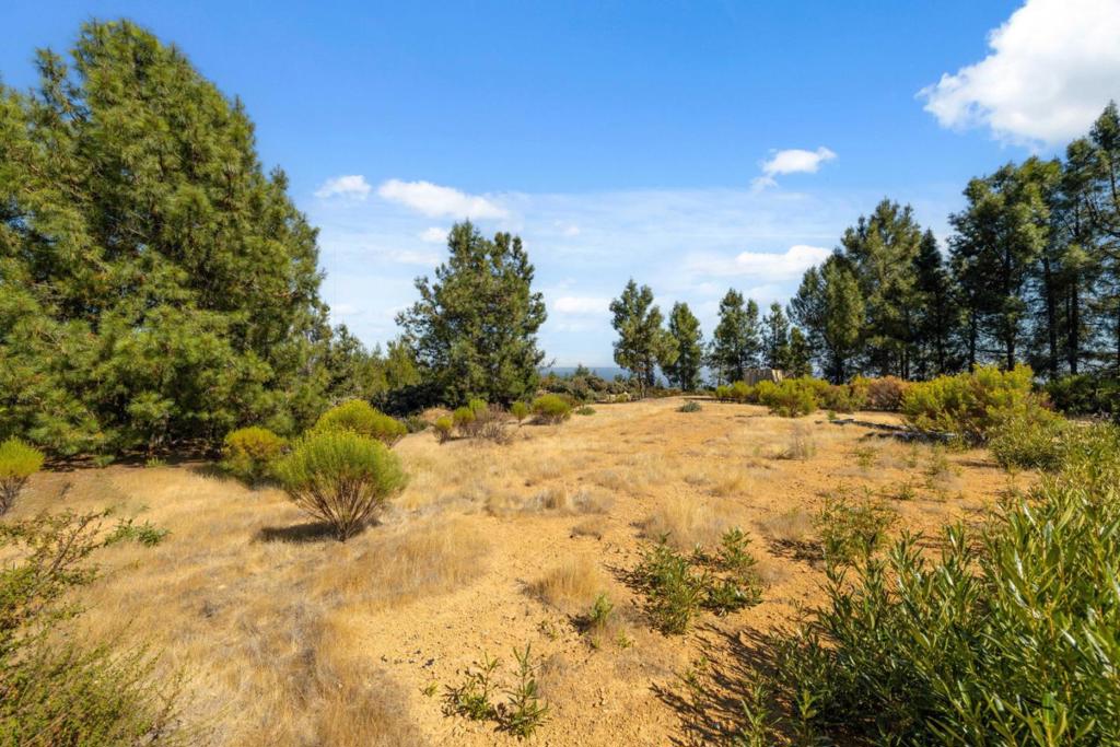 Summit Road Property Photo 1