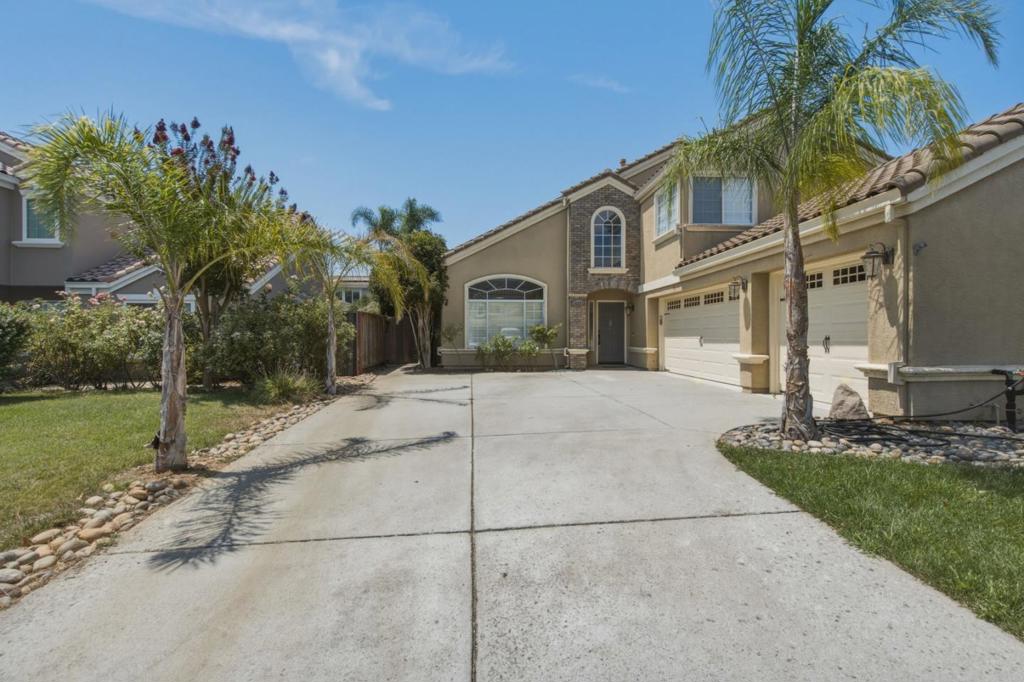 16935 Pine Way Property Photo 1