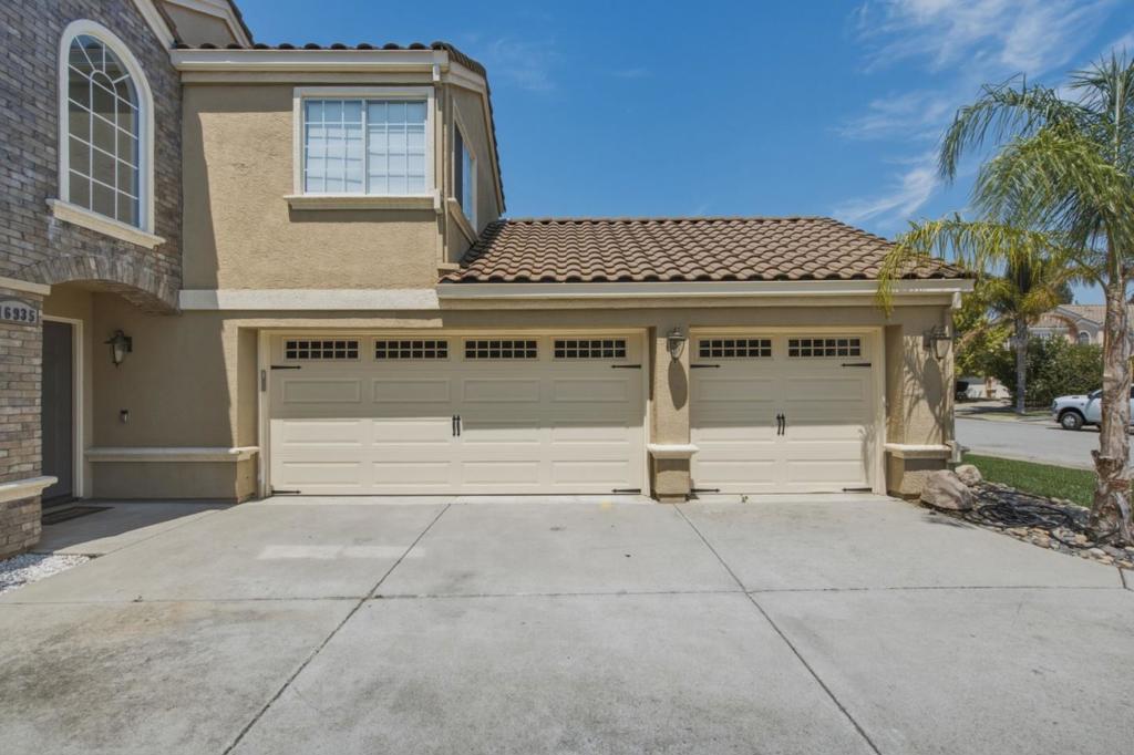 16935 Pine Way Property Photo 3