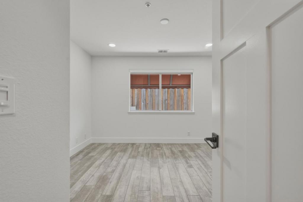 16935 Pine Way Property Photo 24