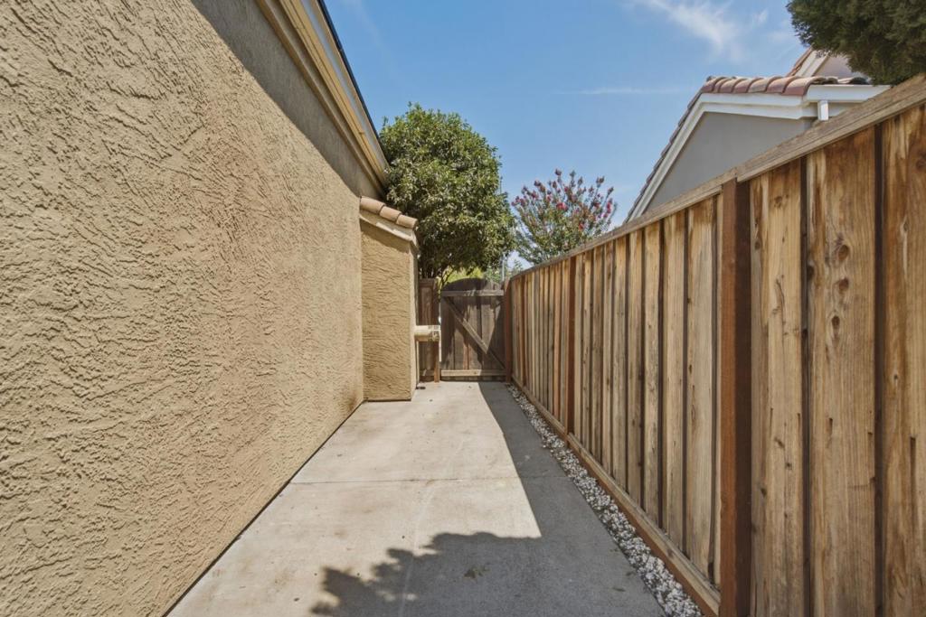 16935 Pine Way Property Photo 47