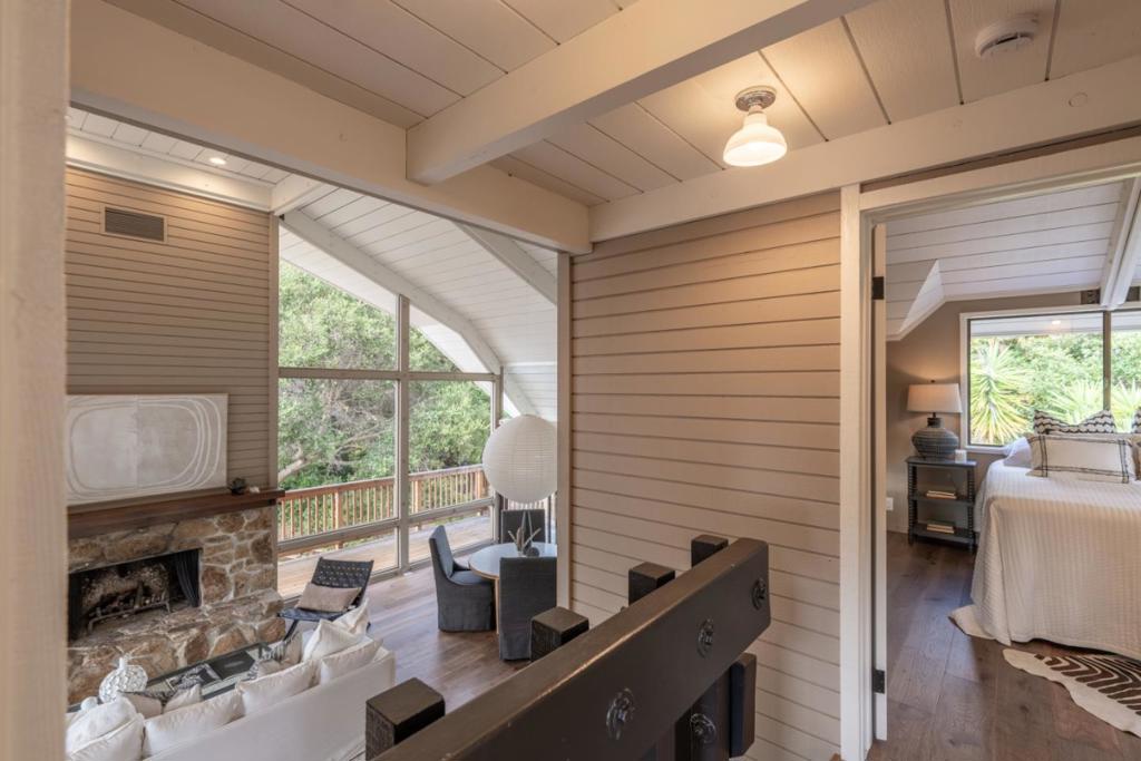 27180 Los Arboles Drive Property Photo 6