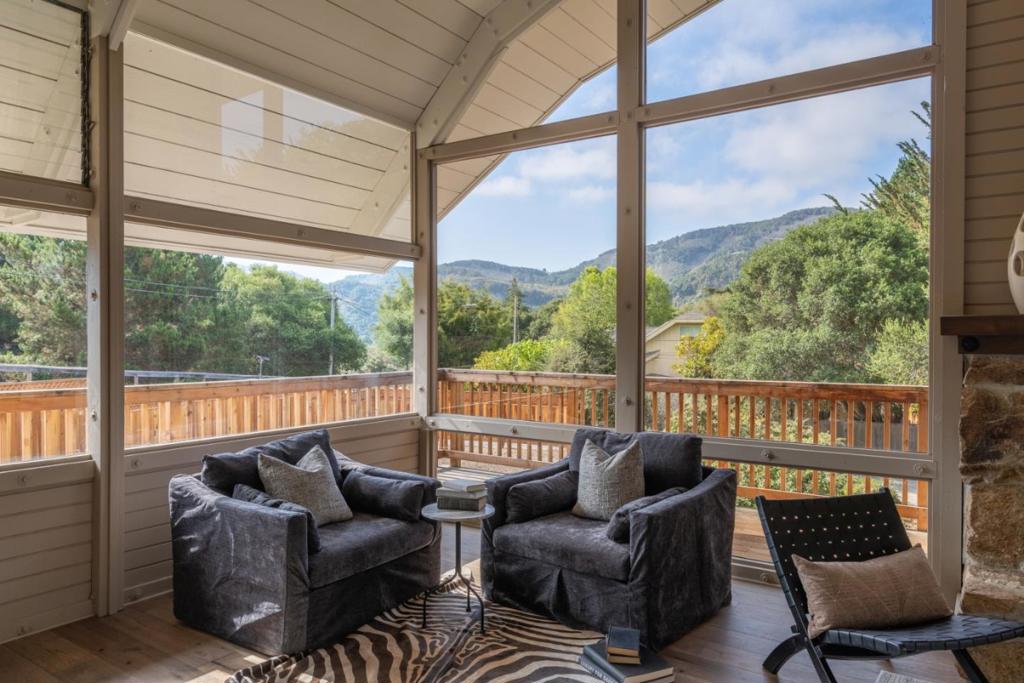 27180 Los Arboles Drive Property Photo 7