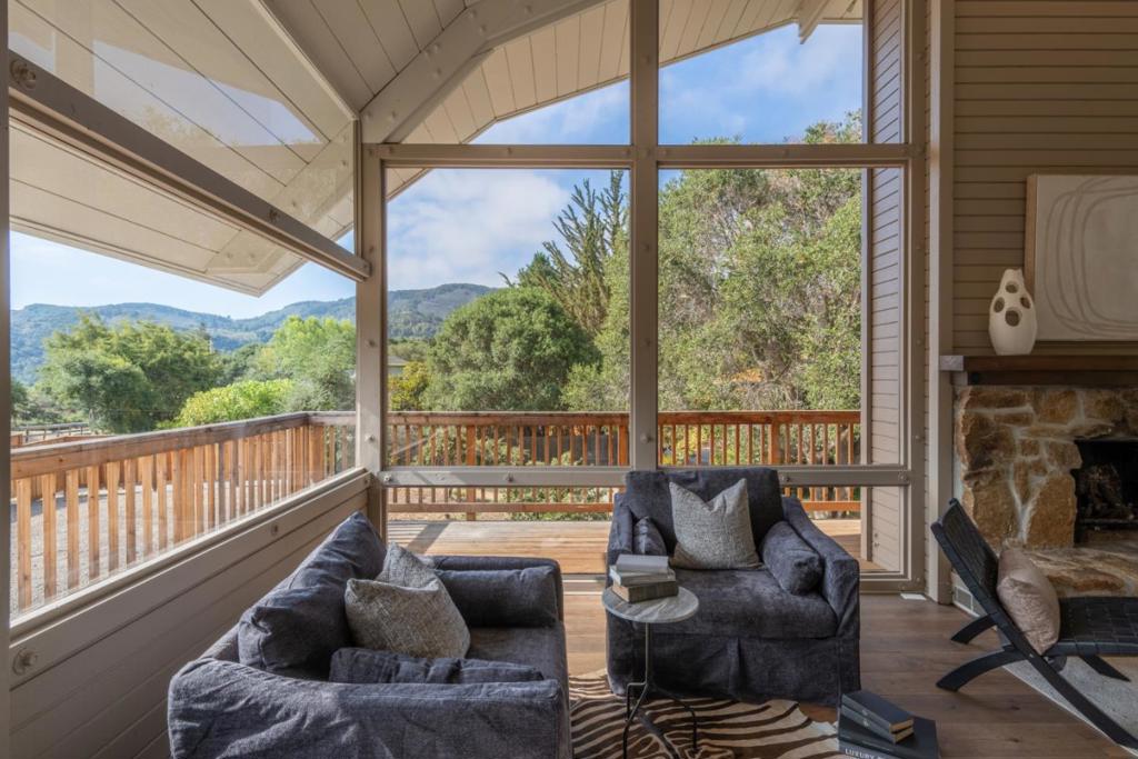 27180 Los Arboles Drive Property Photo 8