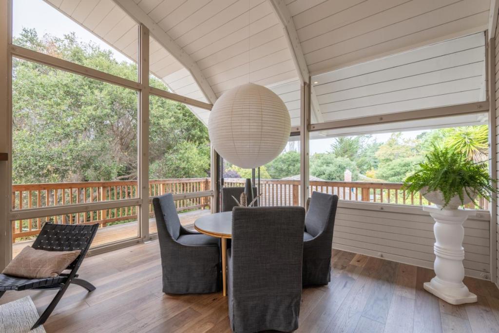 27180 Los Arboles Drive Property Photo 10