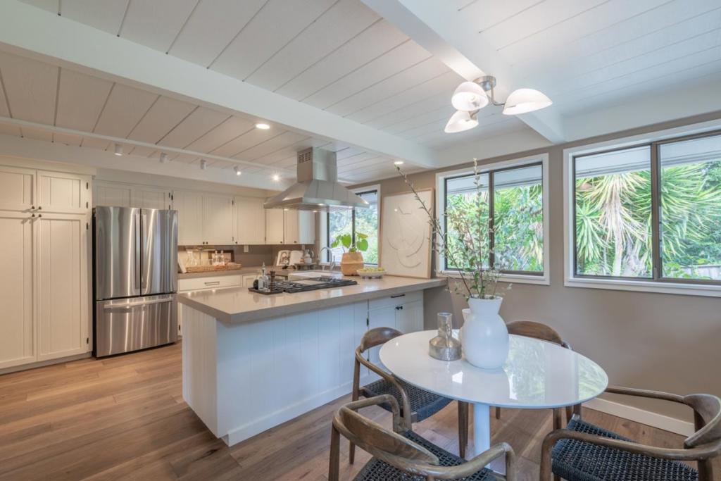 27180 Los Arboles Drive Property Photo 14