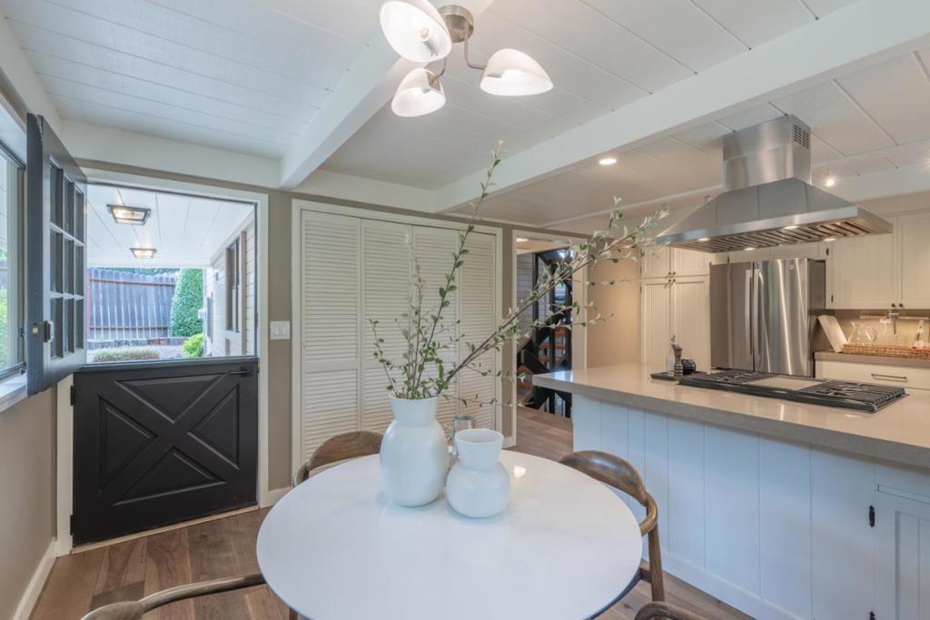 27180 Los Arboles Drive Property Photo 15