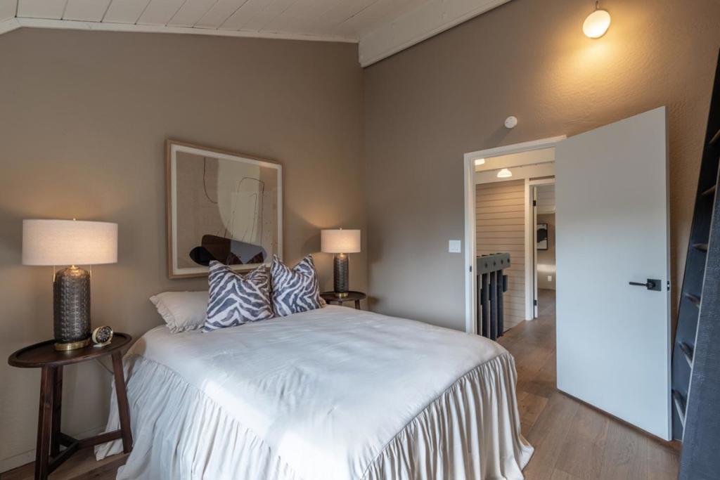 27180 Los Arboles Drive Property Photo 23