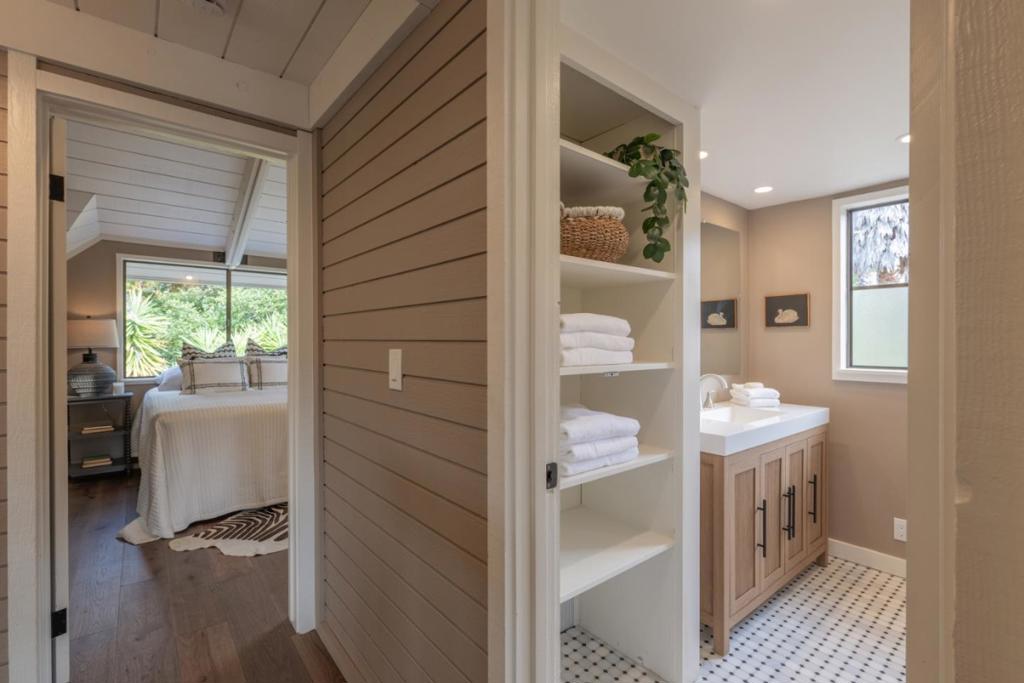 27180 Los Arboles Drive Property Photo 24