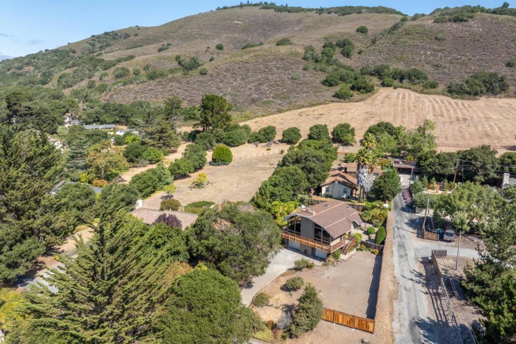 27180 Los Arboles Drive Property Photo 33