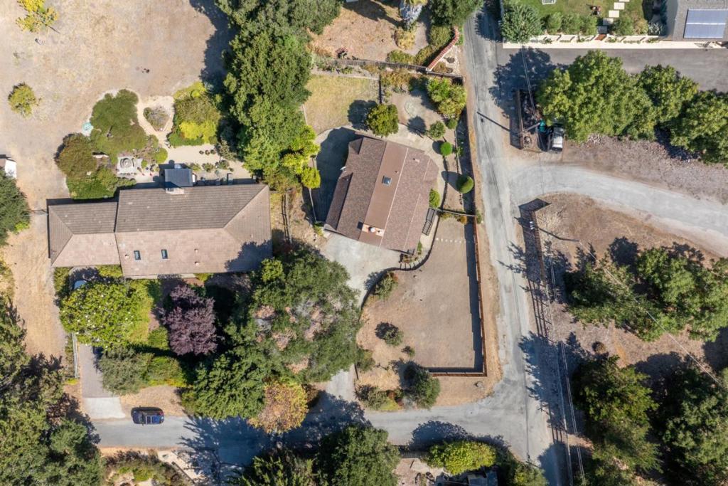 27180 Los Arboles Drive Property Photo 35