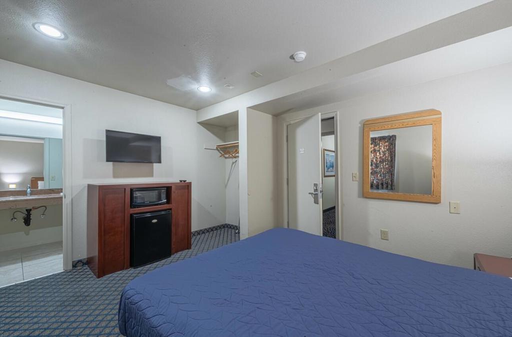 6 S Wood Street Property Photo 27