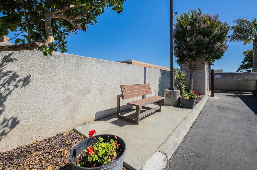 6 S Wood Street Property Photo 35