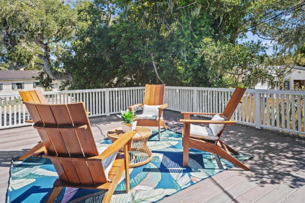 Cedar Street Property Photo 3