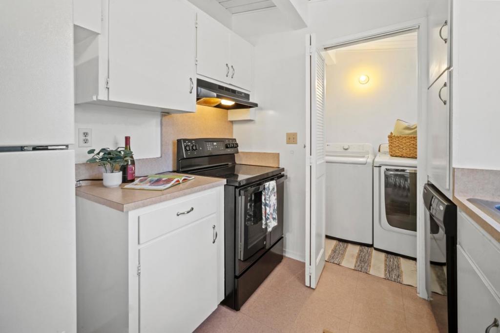 Cedar Street Property Photo 13