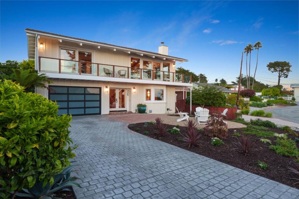 325 Kingsbury Drive Property Photo 1