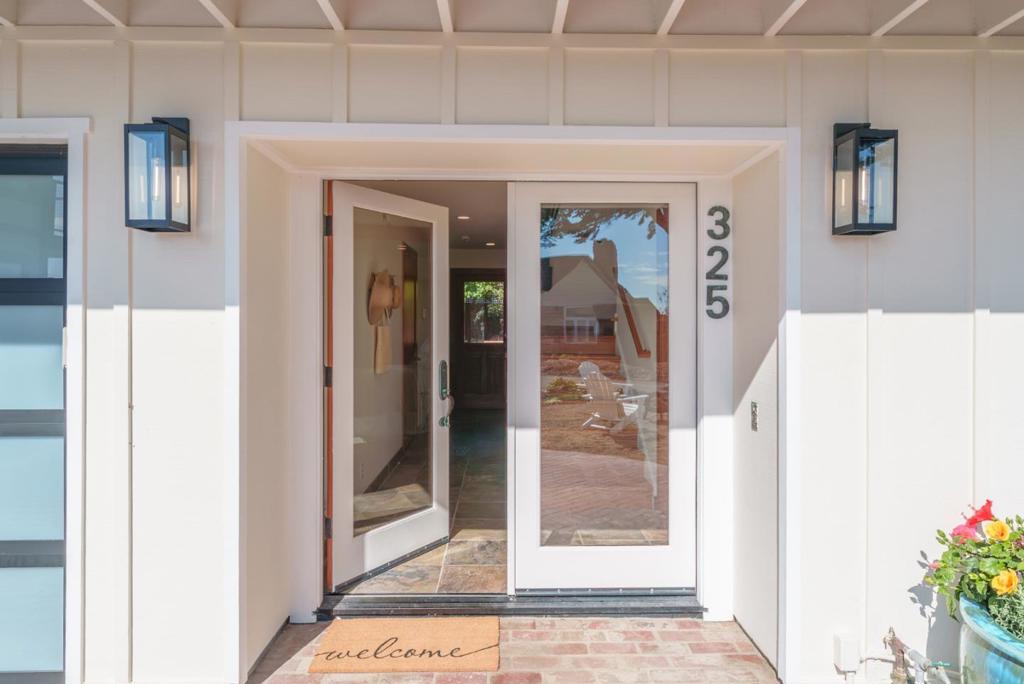 325 Kingsbury Drive Property Photo 7