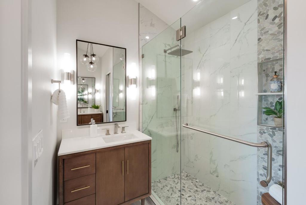 325 Kingsbury Drive Property Photo 45