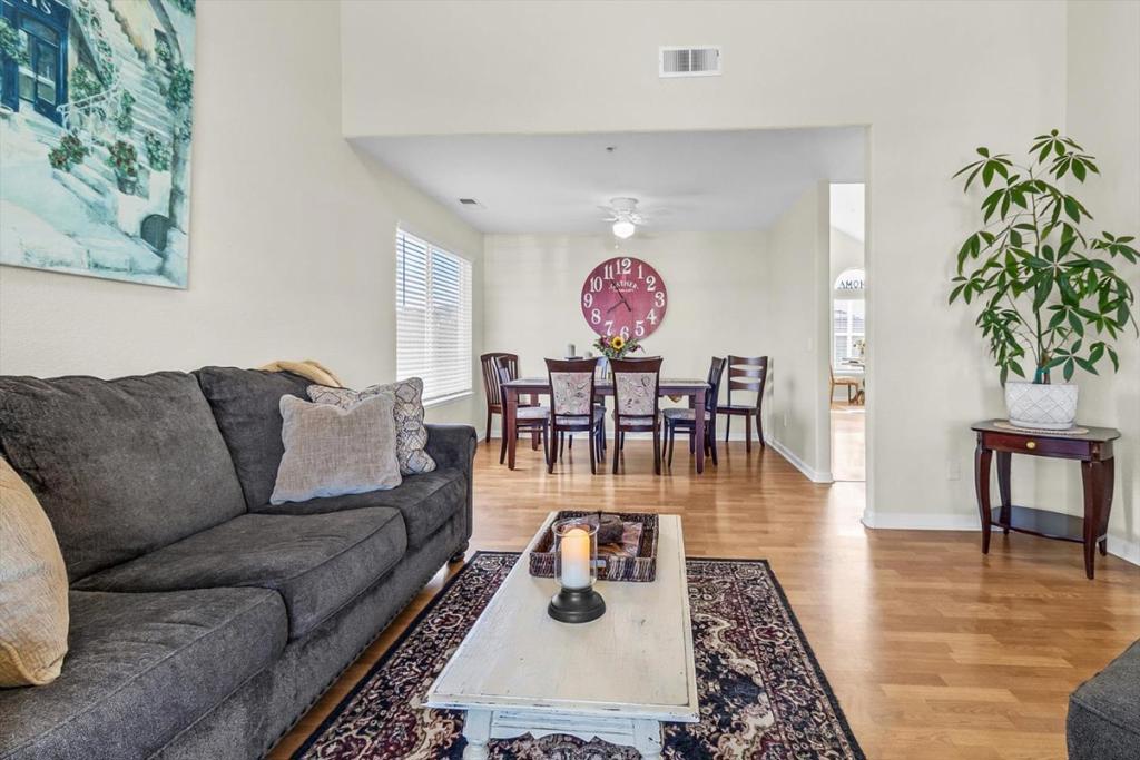 8 Bristol Circle Property Photo 8