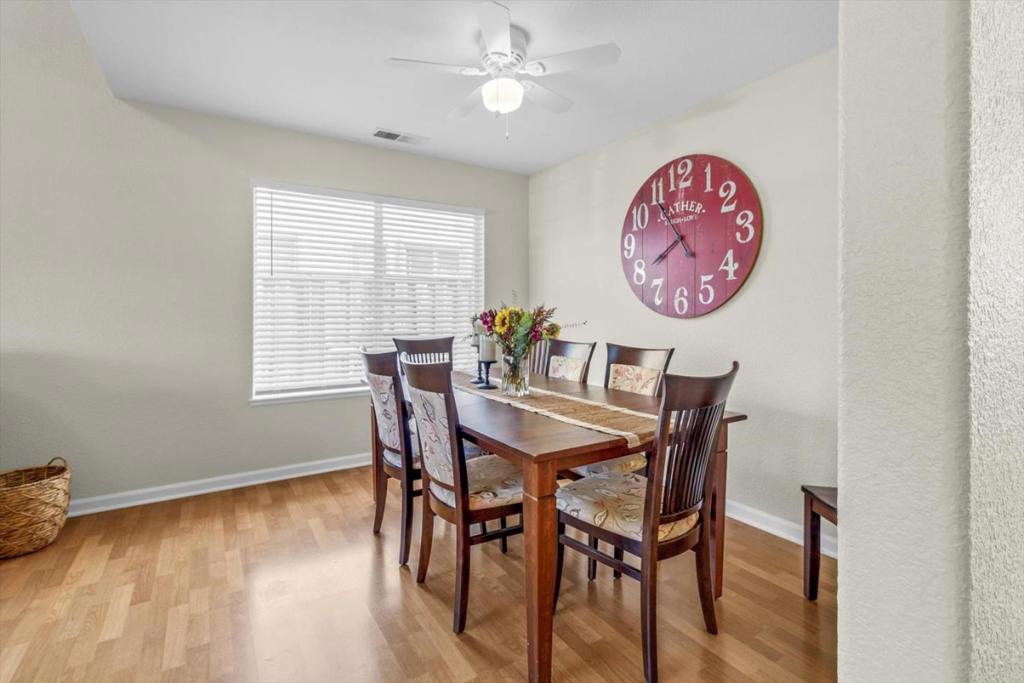 8 Bristol Circle Property Photo 9