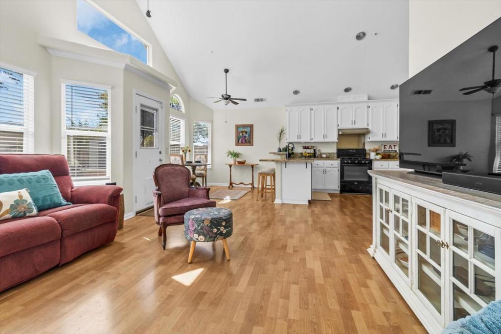 8 Bristol Circle Property Photo 12