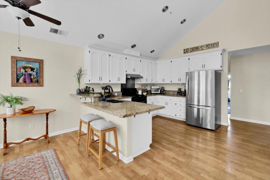 8 Bristol Circle Property Photo 14