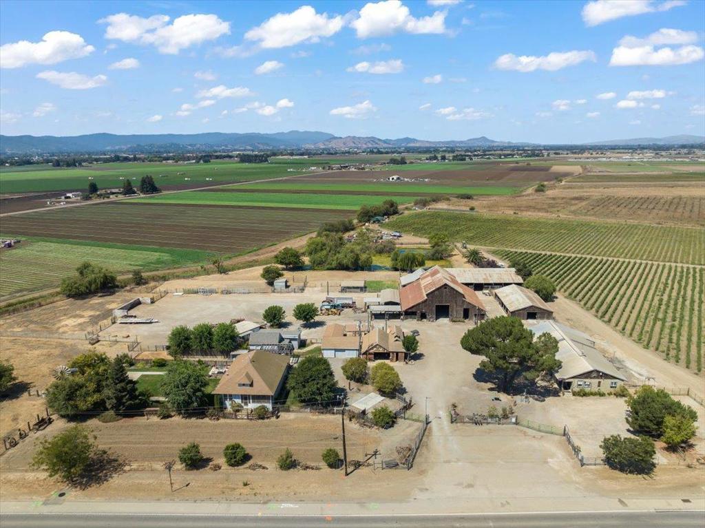 2675 Pacheco Pass Highway Property Photo 2