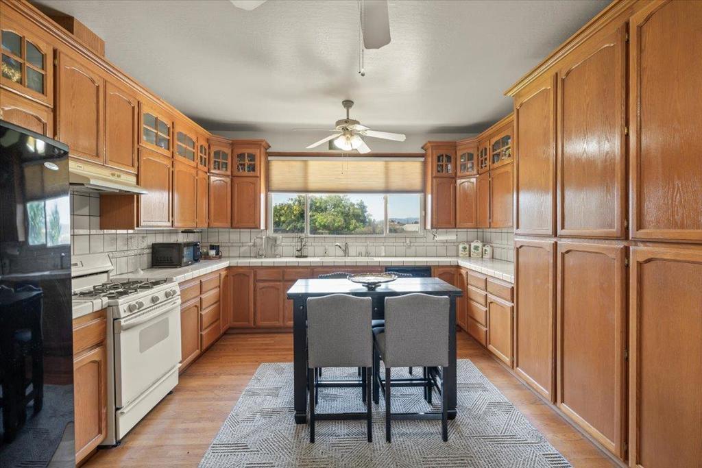 2675 Pacheco Pass Highway Property Photo 5