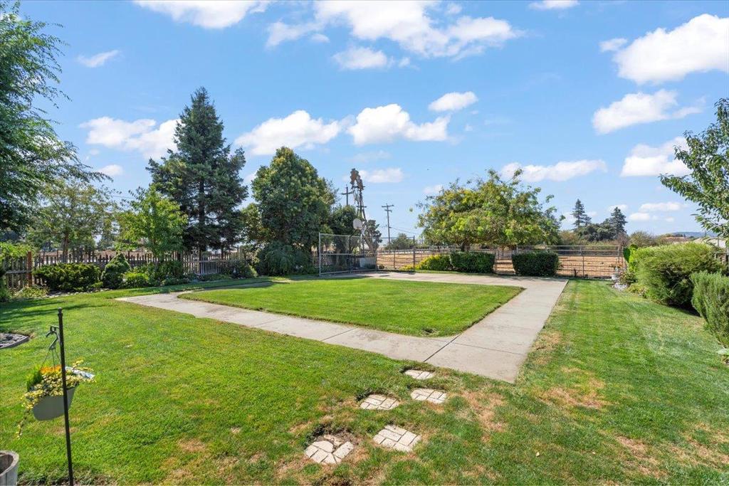 2675 Pacheco Pass Highway Property Photo 15