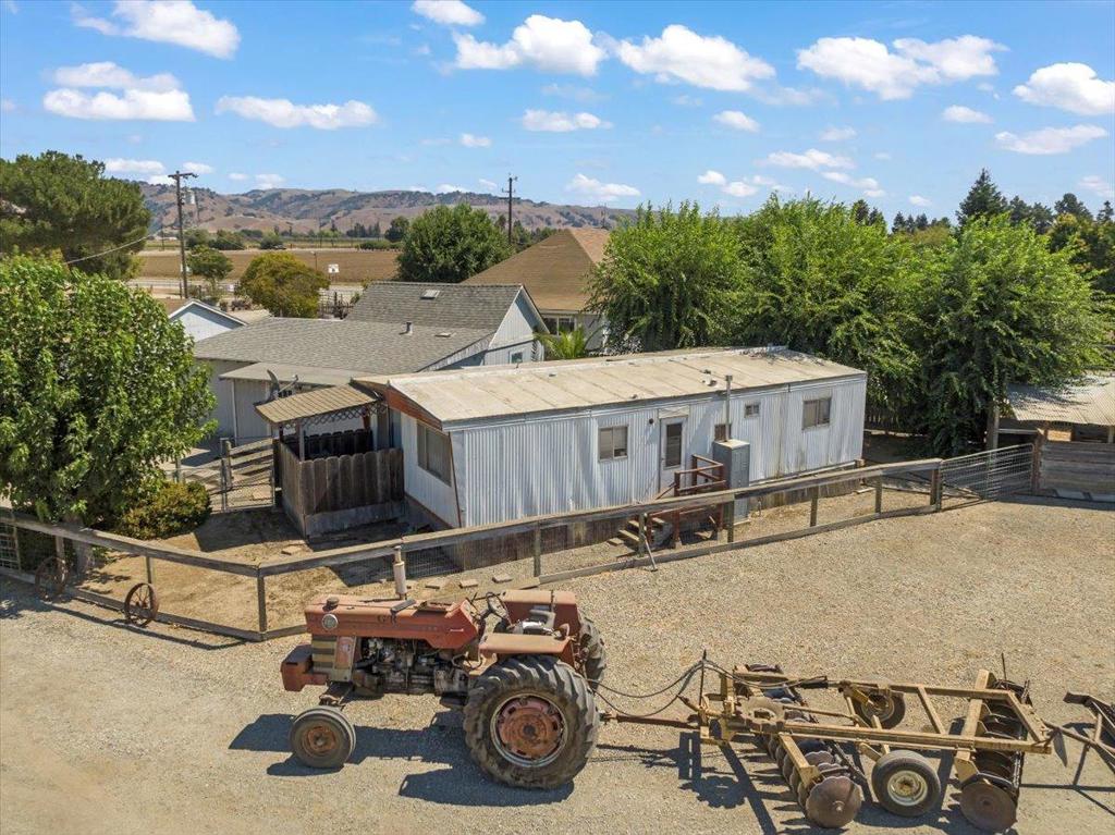 2675 Pacheco Pass Highway Property Photo 23