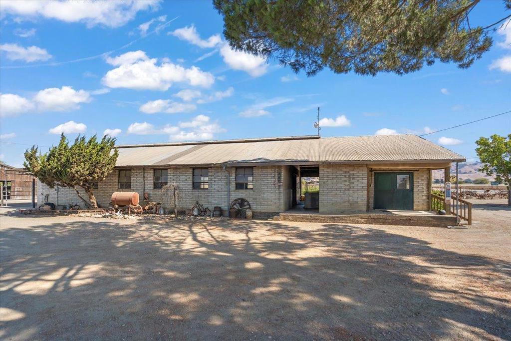 2675 Pacheco Pass Highway Property Photo 25