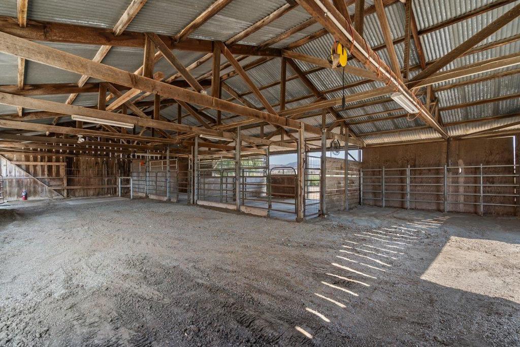 2675 Pacheco Pass Highway Property Photo 32
