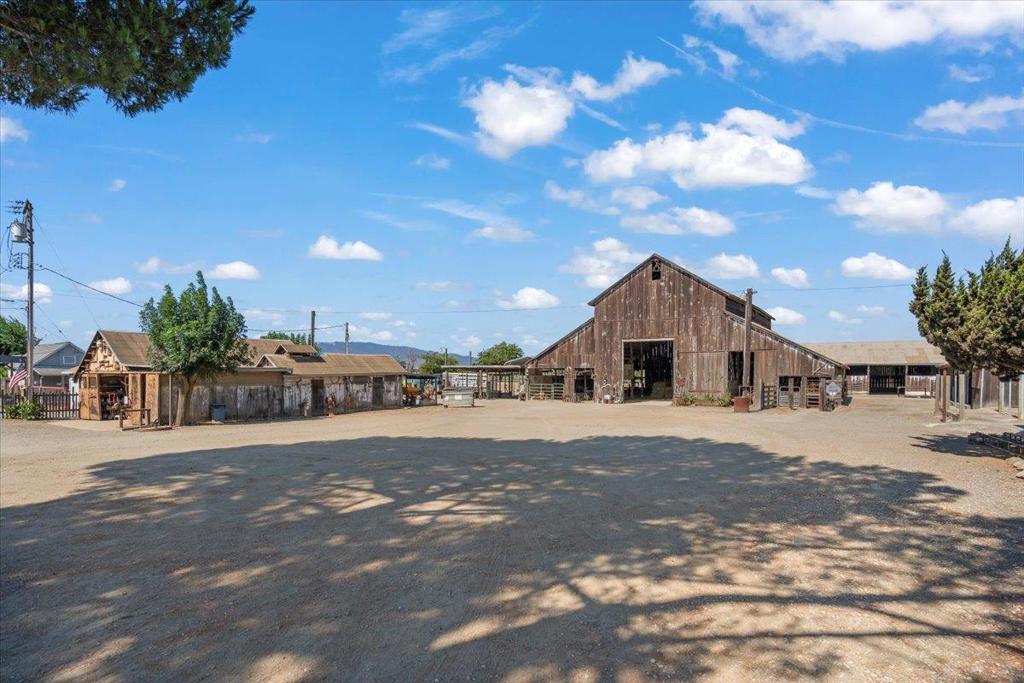 2675 Pacheco Pass Highway Property Photo 36