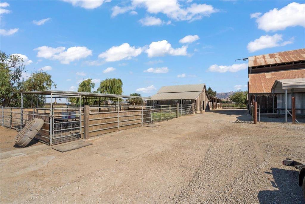 2675 Pacheco Pass Highway Property Photo 45