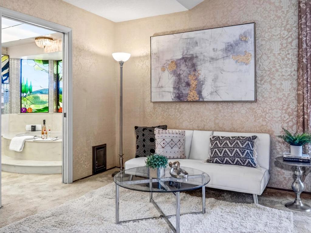 1075 Crosspoint Court Property Photo 7