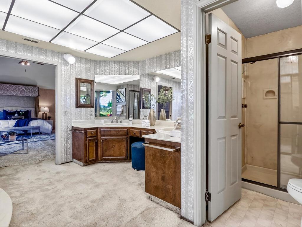 1075 Crosspoint Court Property Photo 9