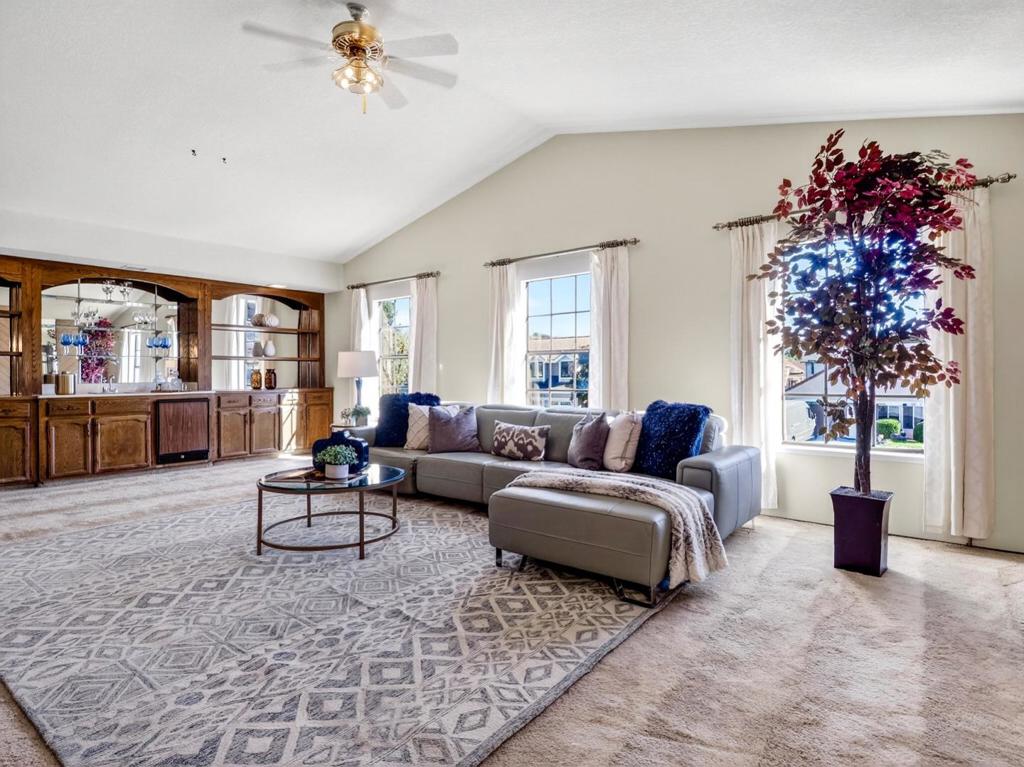 1075 Crosspoint Court Property Photo 12