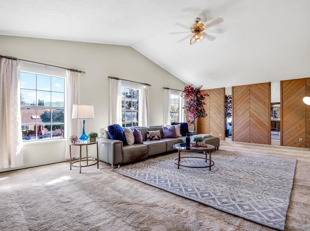 1075 Crosspoint Court Property Photo 13