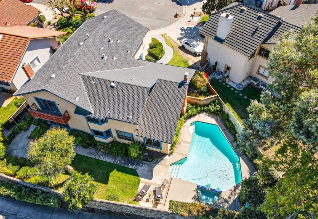 1075 Crosspoint Court Property Photo 30