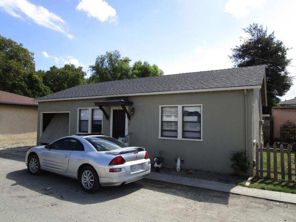 16 Hodel Court Property Photo 4