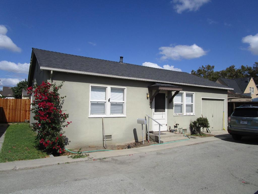 16 Hodel Court Property Photo 5