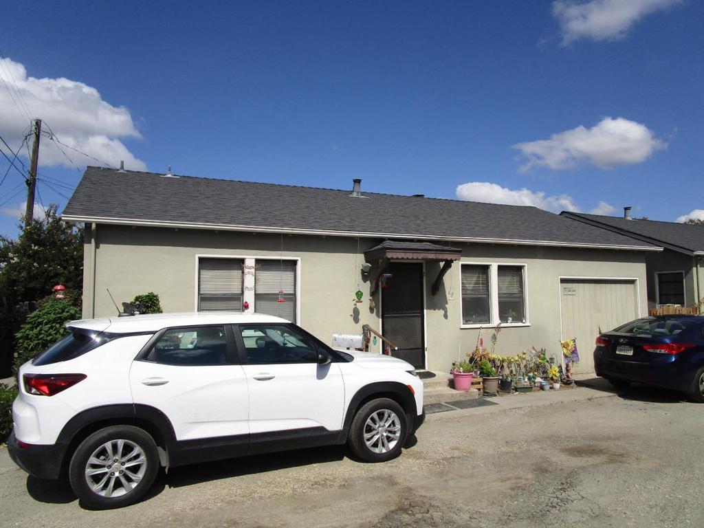 16 Hodel Court Property Photo 7