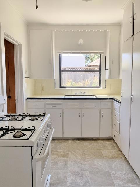 16 Hodel Court Property Photo 12
