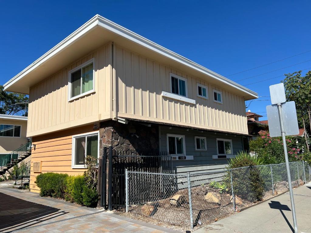 431 E Saint John Street Property Photo 1