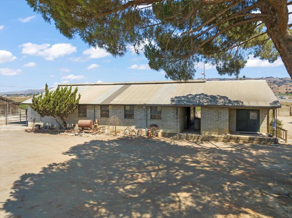 2675 Pacheco Pass Highway Property Photo 1